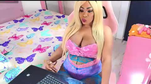 Snapshot of kimberly_bellu chatting on 06-21-26, 12:46 Anita. online show from 06-21-26, 12:46