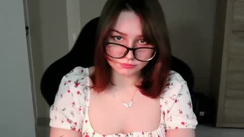 Snapshot of kimberly_charm chatting on 07-23-26, 09:40 Kimberly online show from 07-23-26, 09:40