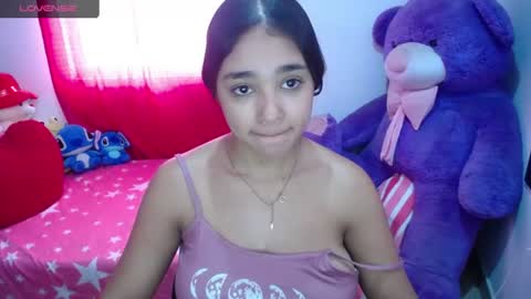 Snapshot of kimberly_slim chatting on 07-15-26, 12:32 Kim online show from 07-15-26, 12:32