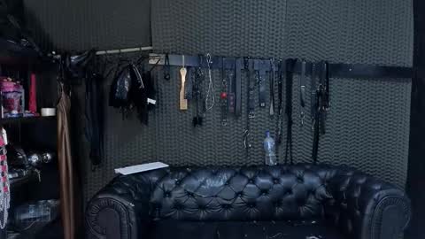  KIMBERLY SWAN  online show from 11-04-25, 11:37