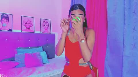 Your Queen KIM online show from 01-05-25, 01:13