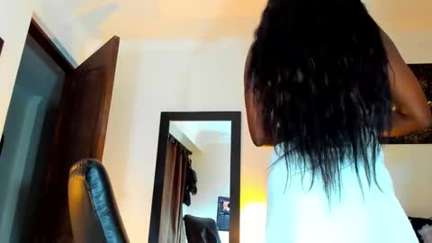 Snapshot of kimberlybanks2 chatting on 11-20-25, 10:15 Kimberly Banks online show from 11-20-25, 10:15