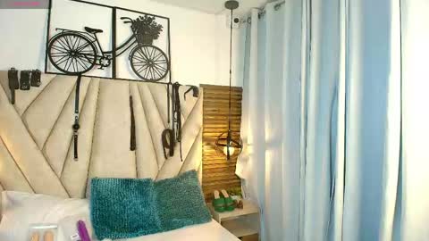 Snapshot of kimberlyfox_t chatting on 05-06-26, 12:43 kimberlyfox_t online show from 05-06-26, 12:43