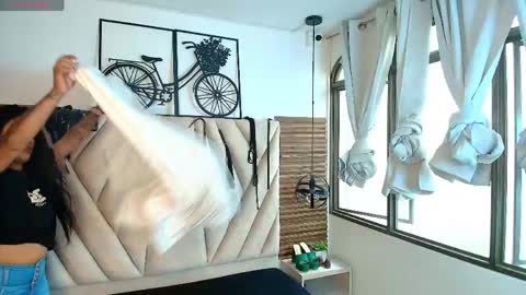 Snapshot of kimberlyfox_t chatting on 05-10-26, 02:11 kimberlyfox_t online show from 05-10-26, 02:11