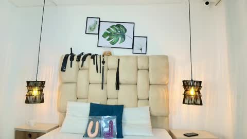 Snapshot of kimberlyfox_t chatting on 05-12-26, 12:35 kimberlyfox_t online show from 05-12-26, 12:35