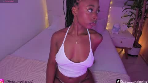 Snapshot of kimberlylenox chatting on 05-06-26, 12:08 Queen Kim online show from 05-06-26, 12:08