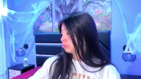 Kimberly Villalobos online show from 11-11-25, 11:43