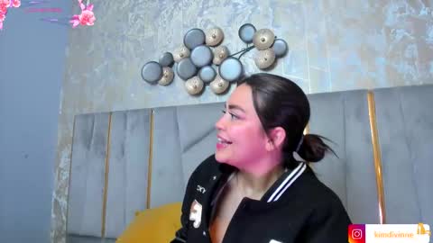  KIM  online show from 11-06-25, 02:45