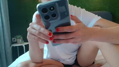 Snapshot of kimdiamondz chatting on 02-03-26, 02:33 Kim online show from 02-03-26, 02:33