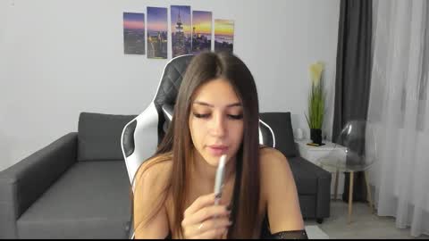 kimi_ivy online show from 10-26-25, 04:07