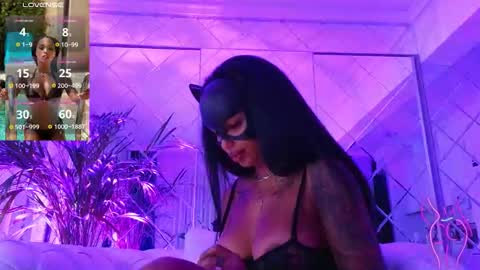 Snapshot of kimibrowny chatting on 10-31-25, 12:17 Kim online show from 10-31-25, 12:17