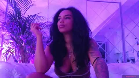 Snapshot of kimibrowny chatting on 12-16-25, 03:33 Kim online show from 12-16-25, 03:33