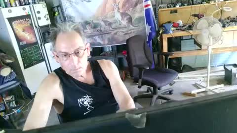 kimintheshed online show from 04-19-26, 04:34