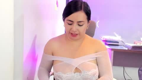 Camila online show from 09-30-25, 12:54