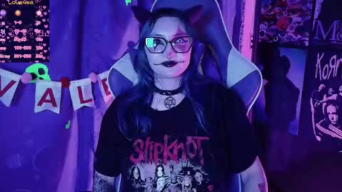 Snapshot of kimlennox__ chatting on 02-18-26, 02:02 Kim Lennox online show from 02-18-26, 02:02