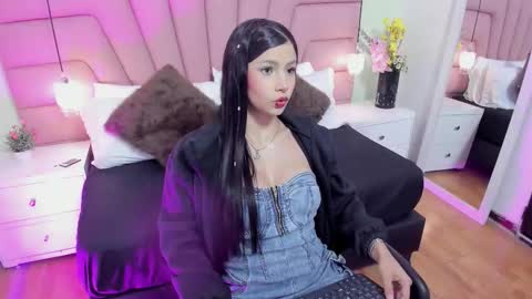 Snapshot of kimluna1 chatting on 01-11-26, 04:28 kimluna1 online show from 01-11-26, 04:28