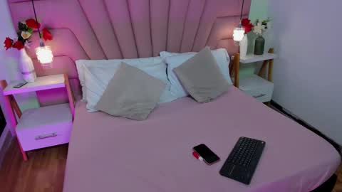 Snapshot of kimluna1 chatting on 02-06-26, 03:44 kimluna1 online show from 02-06-26, 03:44