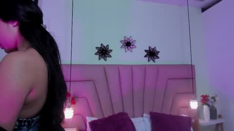 Snapshot of kimluna1 chatting on 02-16-26, 03:35 kimluna1 online show from 02-16-26, 03:35