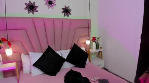 Snapshot of kimluna1 chatting on 02-23-26, 03:04 kimluna1 online show from 02-23-26, 03:04