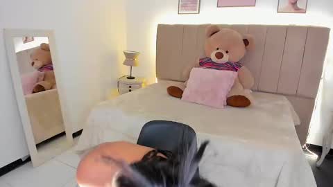 Kim  online show from 11-14-25, 08:29