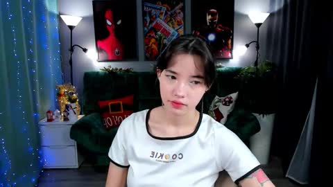 Snapshot of kimm_wong chatting on 12-18-25, 07:14 kimm wong online show from 12-18-25, 07:14