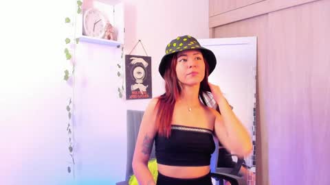 Snapshot of kimmcarter chatting on 12-20-24, 03:03 Kimm online show from 12-20-24, 03:03