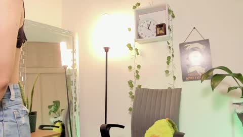 Snapshot of kimmcarter chatting on 01-10-25, 05:05 Kimm online show from 01-10-25, 05:05