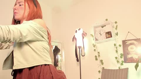 Snapshot of kimmcarter chatting on 02-06-25, 03:59 Kimm online show from 02-06-25, 03:59