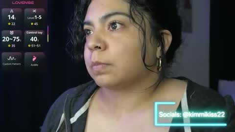 Snapshot of kimmiakiss22 chatting on 10-03-25, 01:35 Kimmi online show from 10-03-25, 01:35