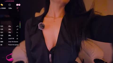 Snapshot of kimmy_chi chatting on 05-28-26, 05:32 Lo online show from 05-28-26, 05:32
