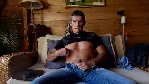 Snapshot of kimonoblues chatting on 11-22-25, 02:05 kimonoblues online show from 11-22-25, 02:05