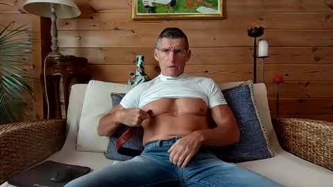 Snapshot of kimonoblues chatting on 12-18-25, 09:59 kimonoblues online show from 12-18-25, 09:59