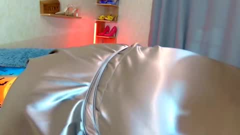 Kim online show from 11-01-25, 06:43