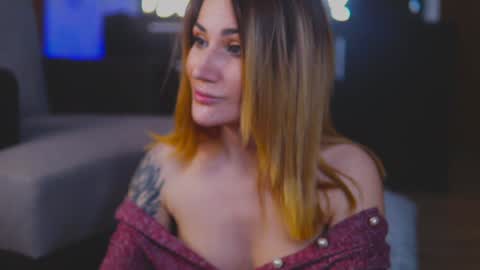 Snapshot of kimskye chatting on 01-21-25, 06:11 KimSkye online show from 01-21-25, 06:11