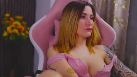 Snapshot of kimskye chatting on 02-01-25, 10:55 KimSkye online show from 02-01-25, 10:55