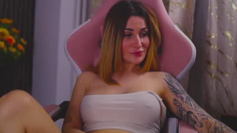 Snapshot of kimskye chatting on 02-05-25, 03:52 KimSkye online show from 02-05-25, 03:52