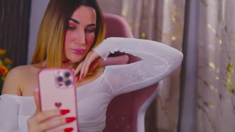 Snapshot of kimskye chatting on 02-17-25, 10:47 KimSkye online show from 02-17-25, 10:47