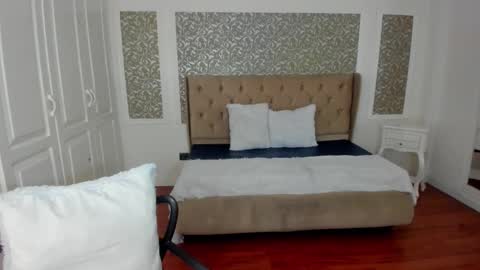 Kim online show from 11-12-25, 07:57