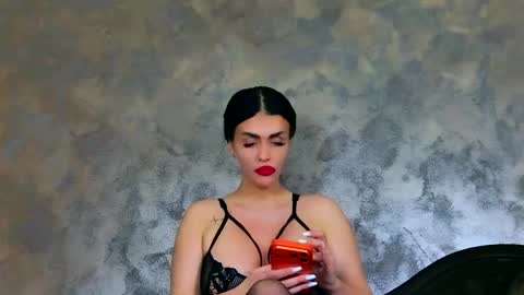 Snapshot of kimwilmes chatting on 05-08-26, 02:00 Kim Wilmes online show from 05-08-26, 02:00