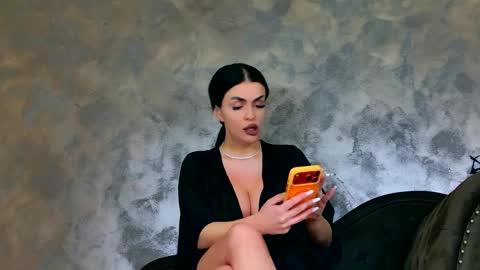 Snapshot of kimwilmes chatting on 05-18-26, 01:06 Kim Wilmes online show from 05-18-26, 01:06