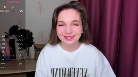 Snapshot of kindhazelhere_ chatting on 01-30-25, 01:11 Hazel online show from 01-30-25, 01:11