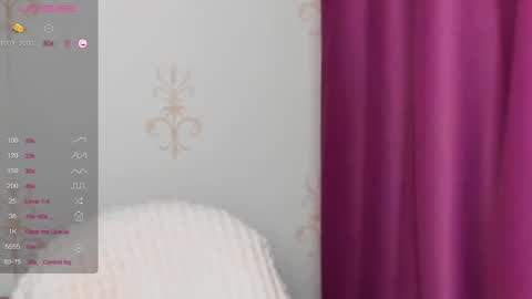 Snapshot of kindhazelhere_ chatting on 02-05-25, 01:15 Hazel online show from 02-05-25, 01:15