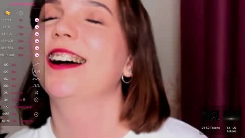 Snapshot of kindhazelhere_ chatting on 02-11-25, 08:10 Hazel online show from 02-11-25, 08:10