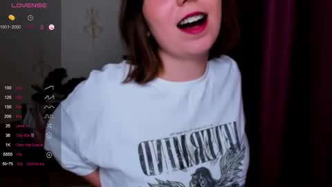 Snapshot of kindhazelhere_ chatting on 02-14-25, 05:36 Hazel online show from 02-14-25, 05:36