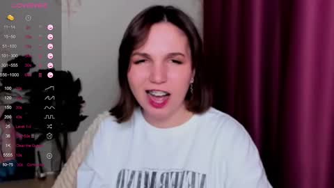 Snapshot of kindhazelhere_ chatting on 02-20-25, 08:03 Hazel online show from 02-20-25, 08:03