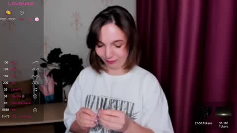 Snapshot of kindhazelhere_ chatting on 02-24-25, 11:21 Hazel online show from 02-24-25, 11:21