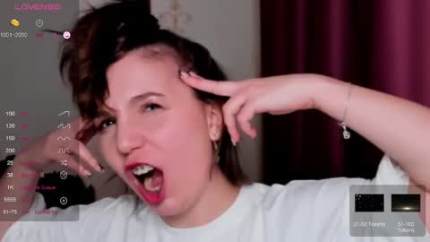 Snapshot of kindhazelhere_ chatting on 02-25-25, 06:31 Hazel online show from 02-25-25, 06:31