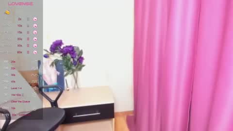 Snapshot of kindhazelhere_ chatting on 02-27-25, 11:59 Hazel online show from 02-27-25, 11:59