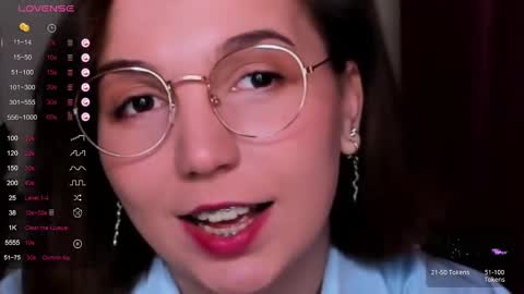 Snapshot of kindhazelhere_ chatting on 02-28-25, 05:26 Hazel online show from 02-28-25, 05:26