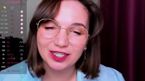 Snapshot of kindhazelhere_ chatting on 03-01-25, 02:04 Hazel online show from 03-01-25, 02:04